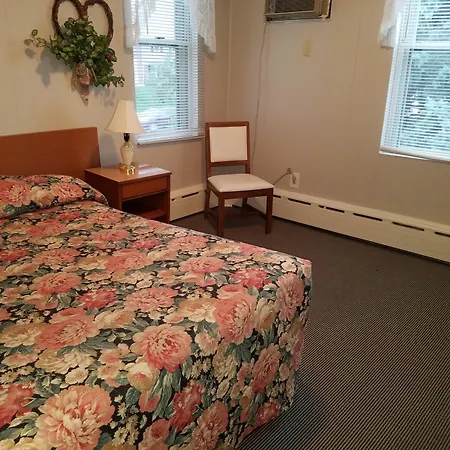 Simmons Motel And Suites-2