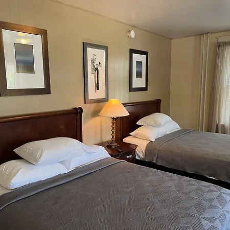 Simmons Motel And Suites-3